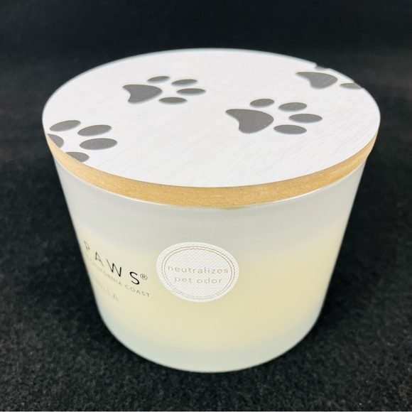 NWT Sand + Paws Tahitian Vanilla Candle 2 Wick 12oz White Jar Paw Print Wood Lid - Picture 2 of 8